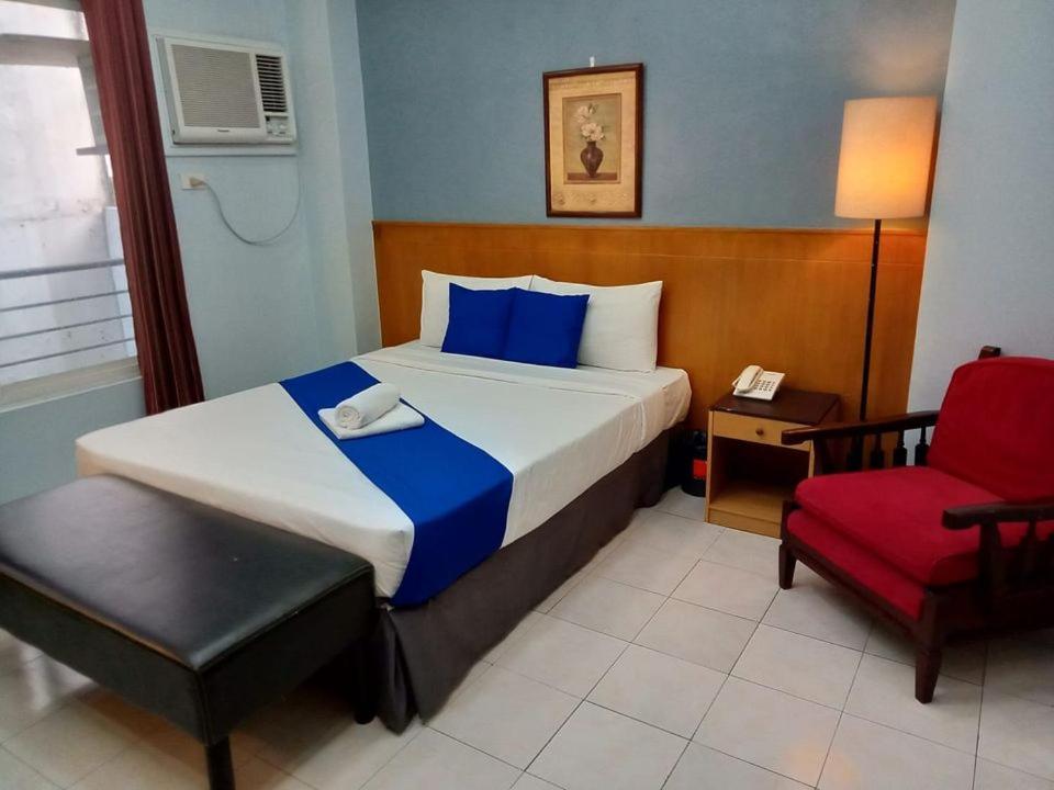 แอลเลย์ 8 Hotel Makati City ภายนอก รูปภาพ