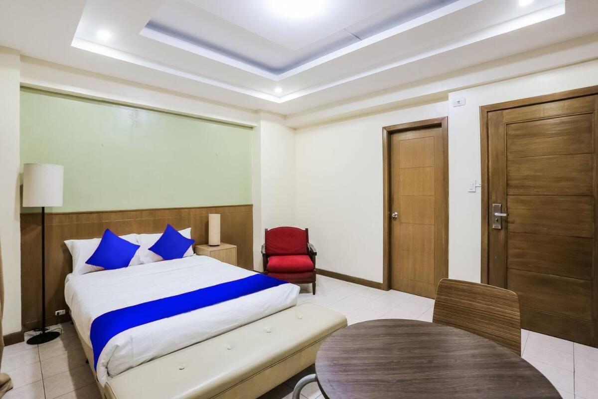 แอลเลย์ 8 Hotel Makati City ภายนอก รูปภาพ