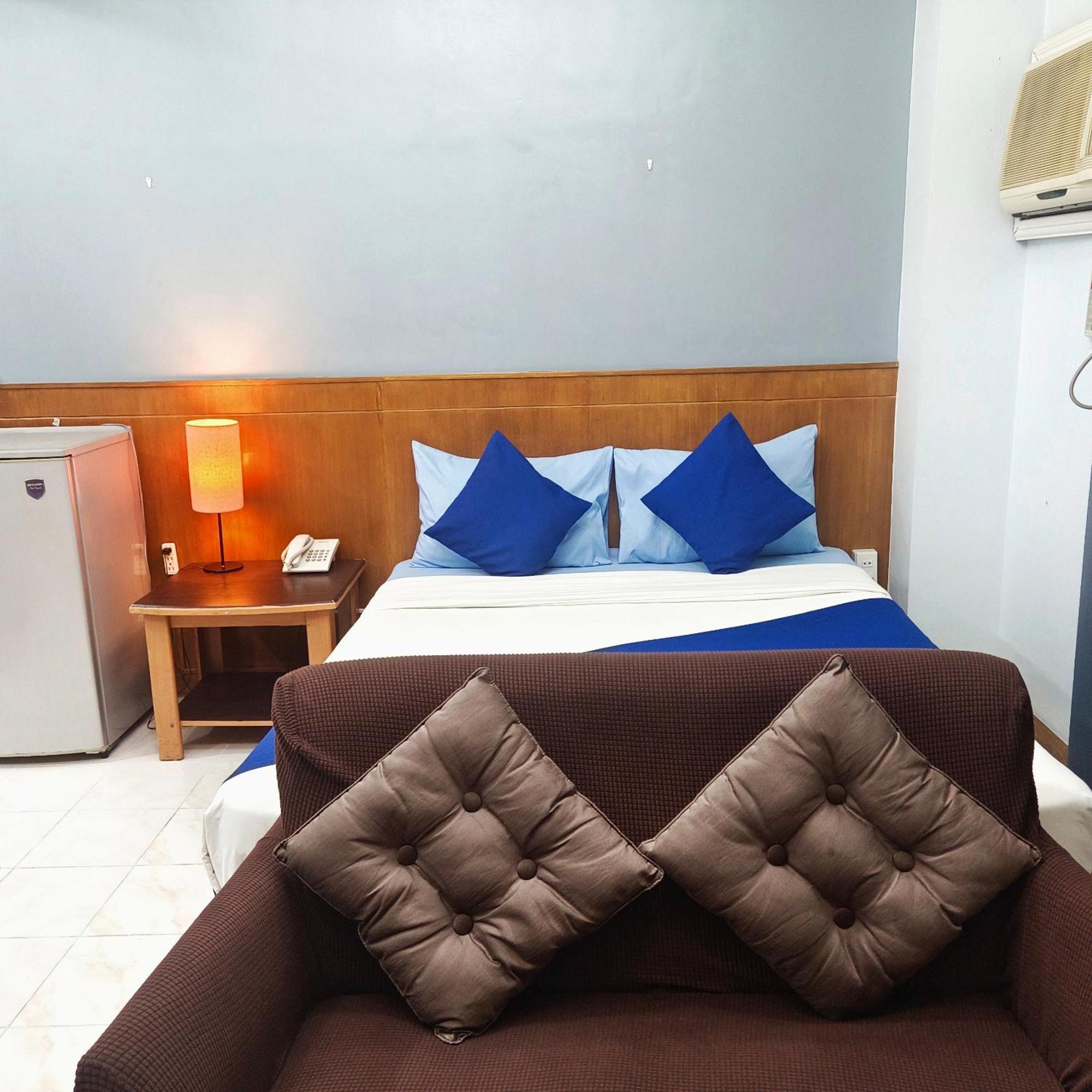 แอลเลย์ 8 Hotel Makati City ภายนอก รูปภาพ