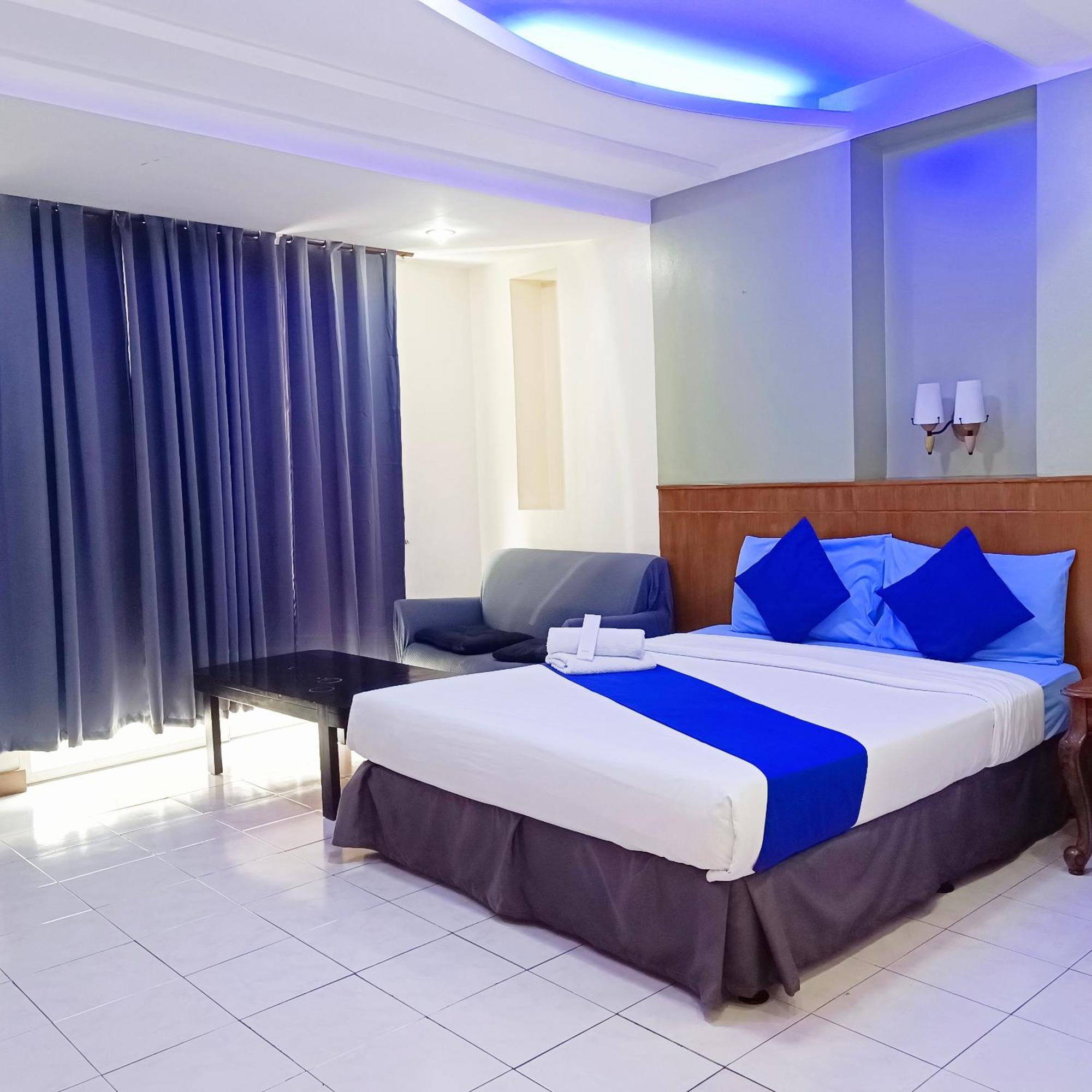 แอลเลย์ 8 Hotel Makati City ภายนอก รูปภาพ