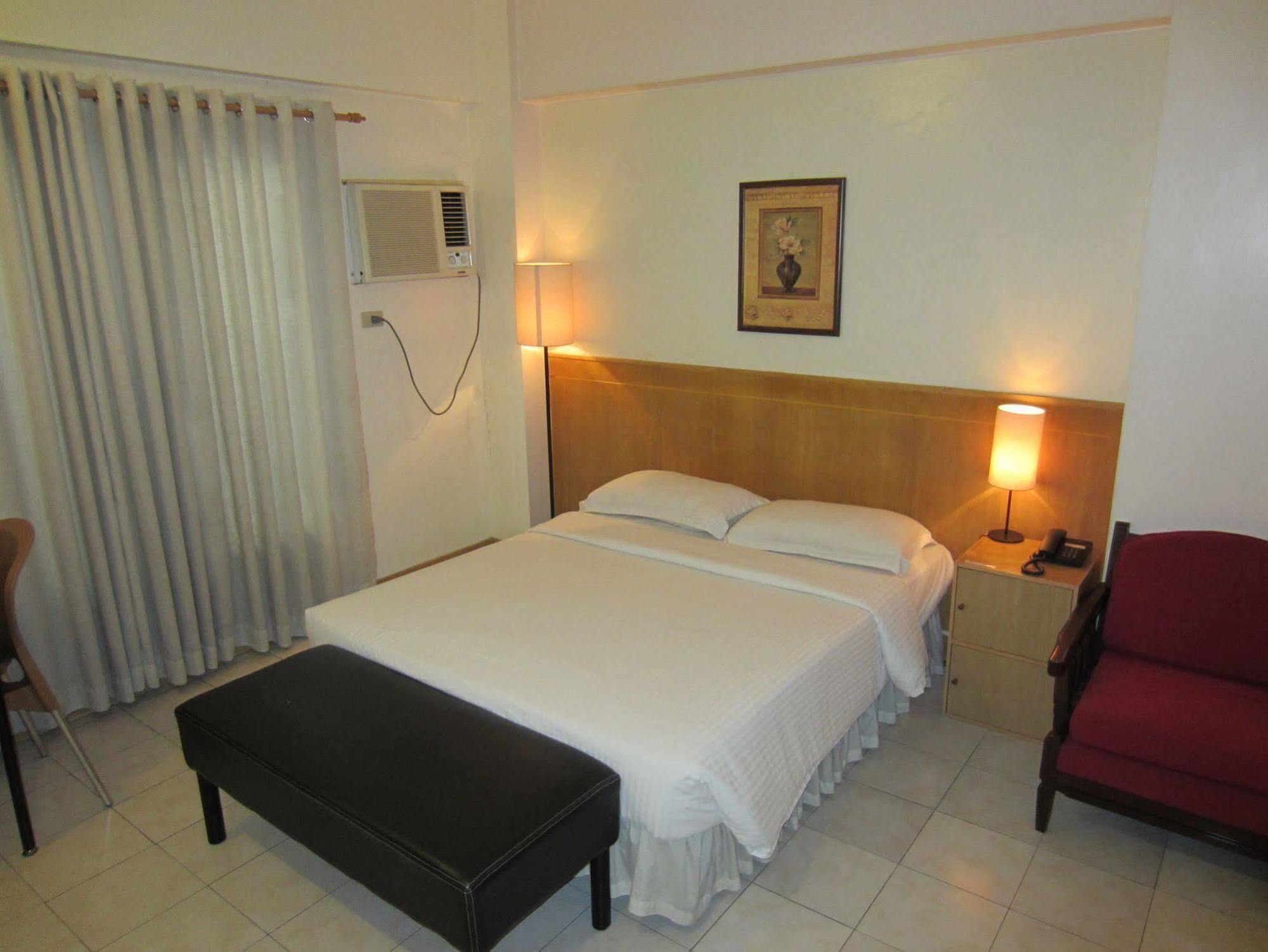 แอลเลย์ 8 Hotel Makati City ภายนอก รูปภาพ